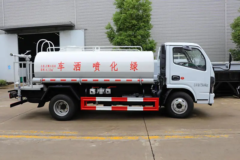 Nagynyomású vízpermetező teherautó