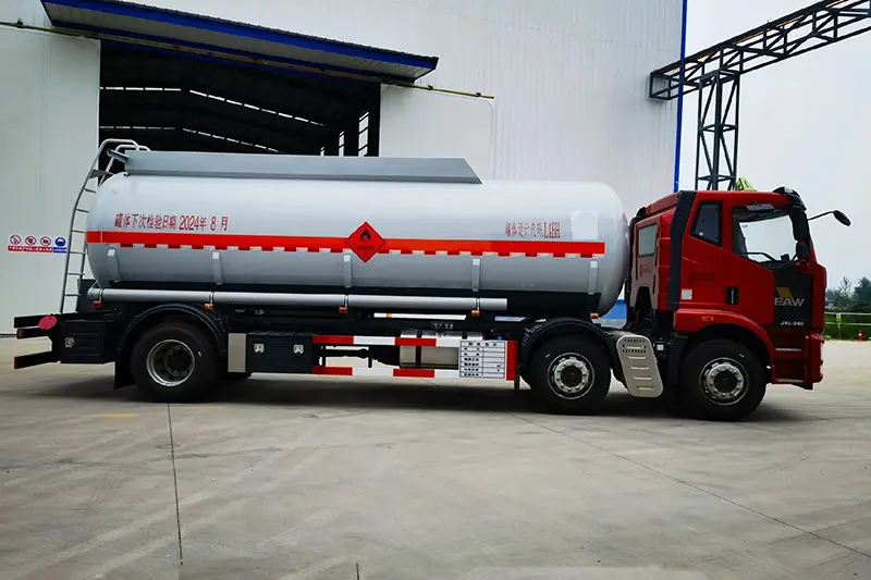 Flammable Liquid Tank Truck